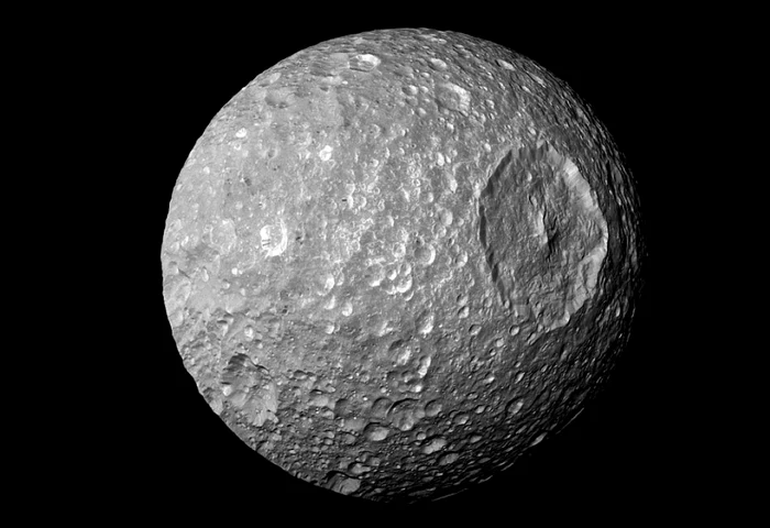 Mimas-una-dintre-lunile-planetei-Saturn-gzduiete-un-ocean-propice-vieii-STUDIU