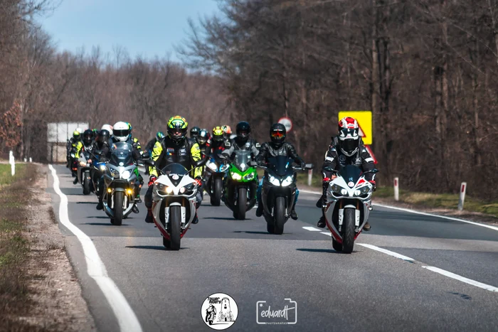 Motociclitii-de-la-Tower-Rider-i-au-scos-felinele-pe-strad-Acestea-sunt-cele-mai-frumoase-trasee