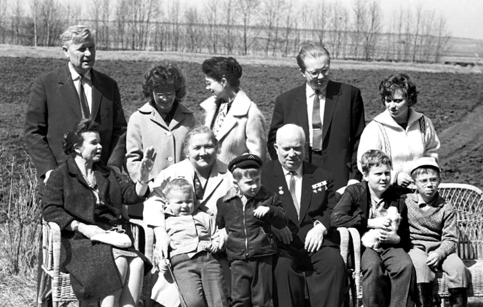 Nepotul-lui-Nikita-Hruciov-Alexei-Adjubey-a-murit