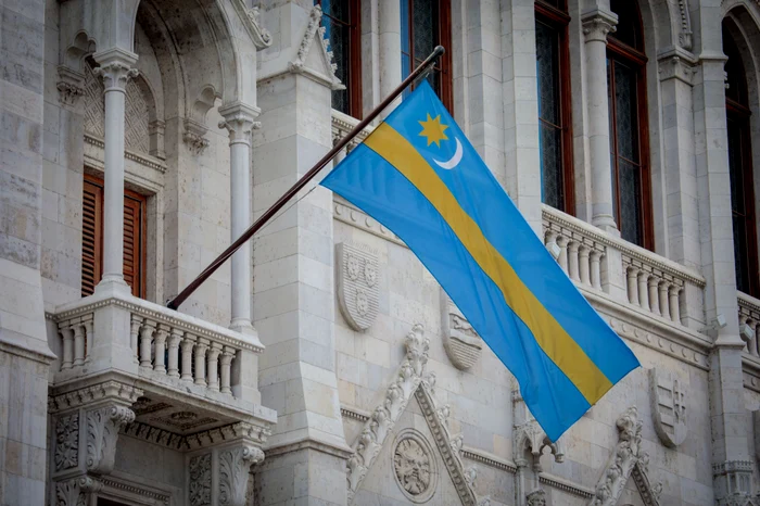 Noi-provocri-politice-Sute-de-focuri-aprinse-n-aa-zisul-inut-Secuiesc-pentru-susinerea-autonomiei