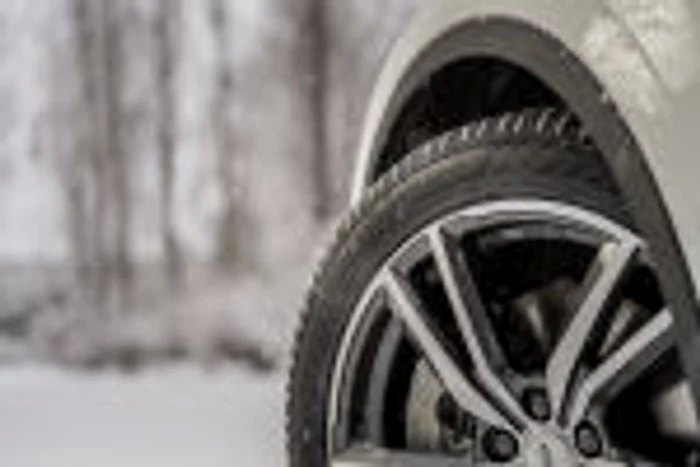 Nokian-Tyres-colaboreaz-cu-Polestar-pentru-a-crea-prima-main-neutr-din-punct-de-vedere-climatic