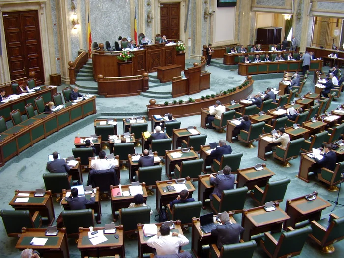 -Noua-lege-a-pensiilor-publice-adoptat-de-Senat-Votul-final-va-fi-dat-de-Camera-Deputailor