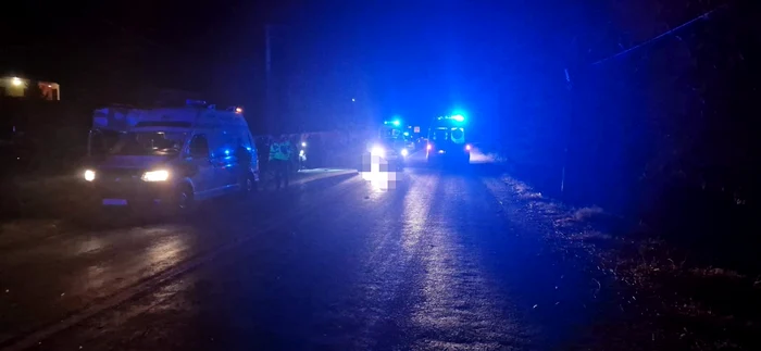 O-ambulan-care-transporta-un-pacient-a-lovit-mortal-un-pieton-n-Vrancea