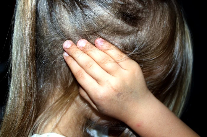 O-feti-de-6-ani-a-fost-violat-de-tatl-vitreg-Mama-victimei-gravid-cu-alt-optulea-copil-i-a-spus-s-rabde