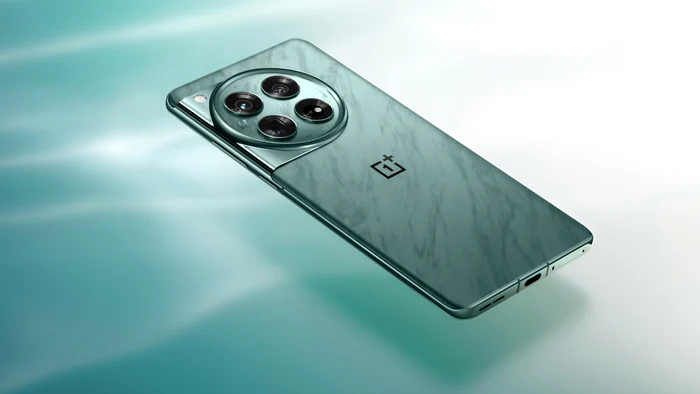 OnePlus-a-lansat-2-smartphone-uri-din-seria-12-i-ctile-Buds-3-