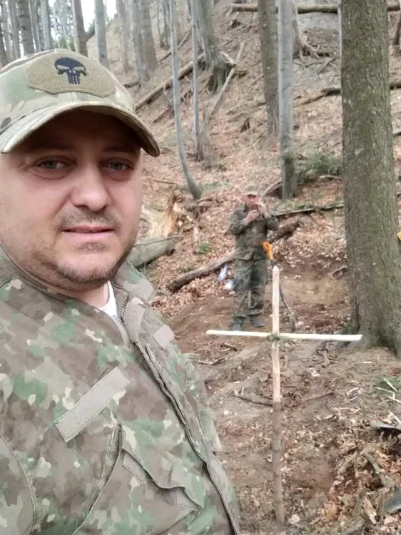 Osemintele-unor-soldai-din-Primul-Rzboi-Mondial-gsite-ntr-o-pdure-din-Bacu-Au-fost-descoperite-de-un-detectorist-FOTO