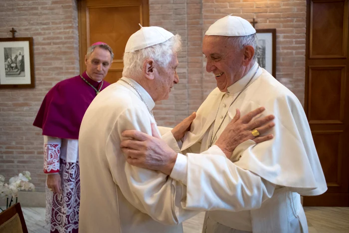 Papa-Francisc-Benedict-m-a-susinut-cu-privire-la-drepturile-cuplurilor-LGBT