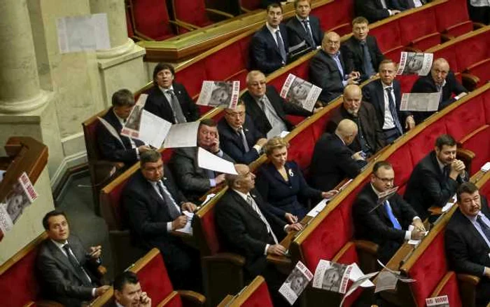 -Parlamentul-ucrainean-autorizeaz-folosirea-post-mortem-a-spermei-i-ovocitelor-congelate-ale-militarilor-ucii