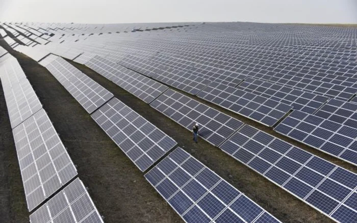 Partea-ntunecat-a-fermelor-solare-gigantice-ar-putea-influena-cantitatea-de-energie-solar-din-cealalt-parte-a-lumii-Cnd-ar-nverzi-deertul