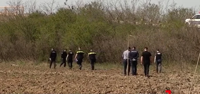 Percheziii-la-un-posibil-suspect-n-cazul-femeii-tranate-al-crui-cadavru-a-fost-gsit-pe-un-cmp-de-lng-A1