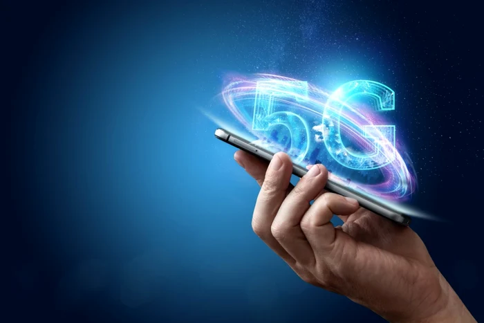 Piaa-mondial-de-smartphone-uri-ar-urma-s-i-revin-n-acest-an-Cine-vor-fi-ctigtorii
