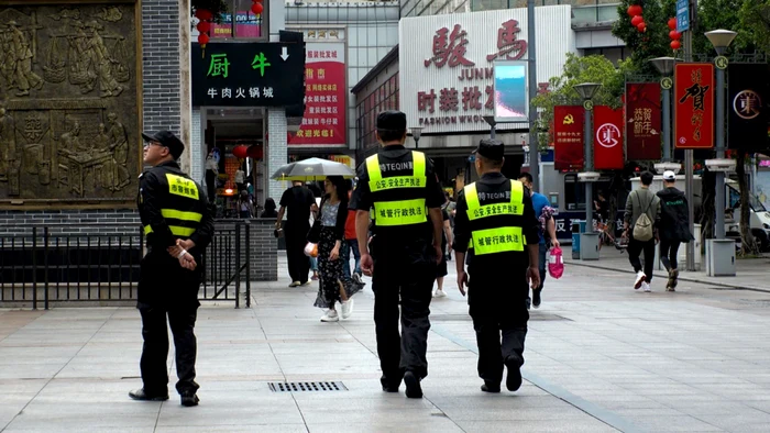 Poliiti-din-China-vor-patrula-pe-strzile-unei-ri-membre-NATO