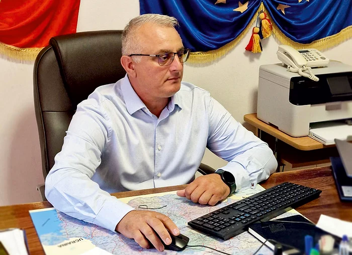 Primarul-de-comun-care-a-salvat-din-flcri-un-btrn-Edilul-a-ajuns-primul-la-locul-incendiului
