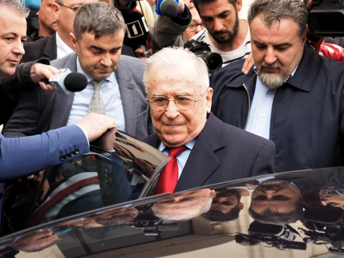 Procurorul-general-i-cere-preedintelui-Iohannis-aviz-pentru-urmrirea-penal-a-lui-Ion-Iliescu