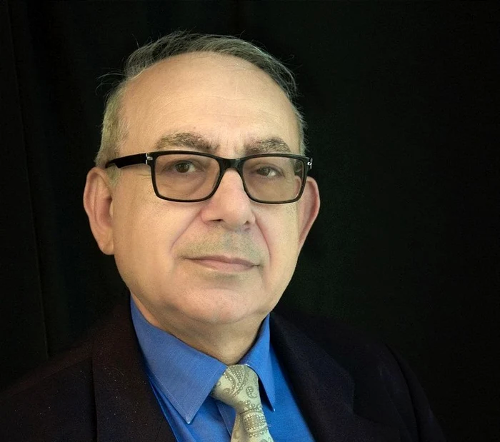 Profesor-deplns-de-promoii-de-elevi-Fcea-cele-mai-frumoase-ore-Mentorul-Silviu-Gorjan-descris-ca-o-stea-pe-cerul-educaiei