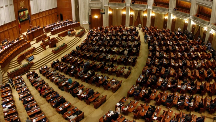 Proiect---Interdicie-de-a-iei-din-ar-pentru-condamnaii-n-prim-instan