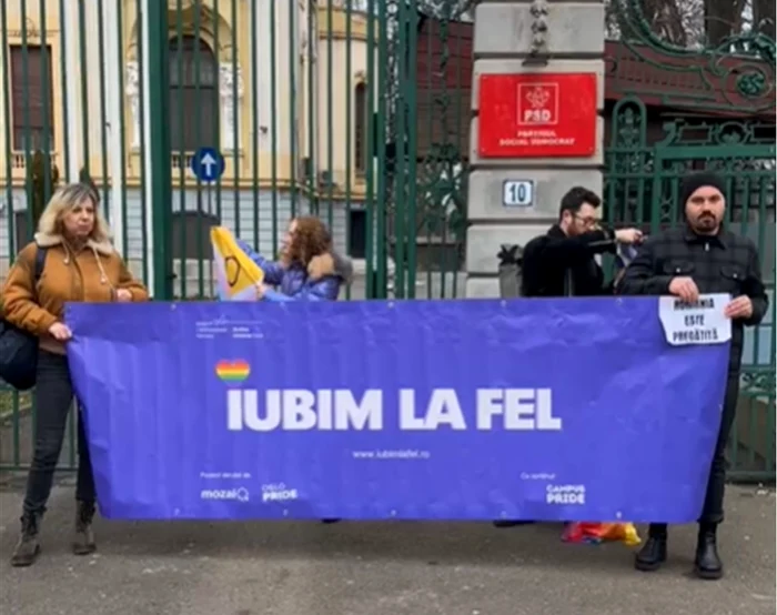 Protest-LGBT-n-faa-sediului-PSD-pentru-legalizarea-parteneriatului-civil