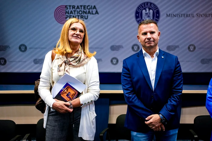 Protest-al-Sindicatului-Naional-Tineret-i-Sport-n-faa-Ageniei-Naionale-pentru-Sport