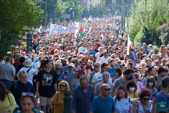 Proteste-n-Grecia-5000-de-manifestani-cer-la-Atena-ncetarea-masacrului-asupra-palestinienilor-n-Gaza