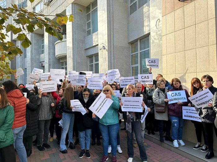 Proteste-spontane-ale-salariailor-din-sistemul-public-Angajaii-vor-salarii-mai-mari---