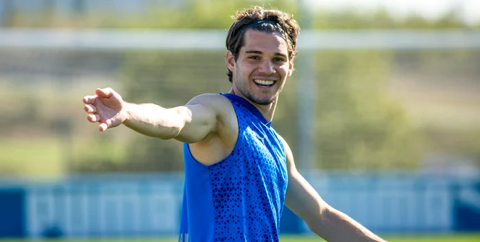Reacia-scoienilor-la-problemele-lui-Ianis-Hagi-din-Spania-Lovit-brutal-de-propriul-antrenor-de-la-Alaves