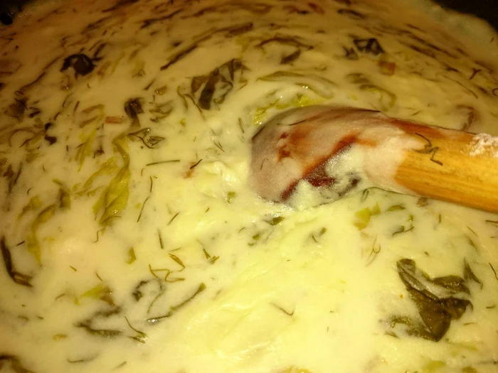 Reet-simpl-de-sezon-mncarea-de-salat-verde-cu-afumtur-i-lapte-btut-