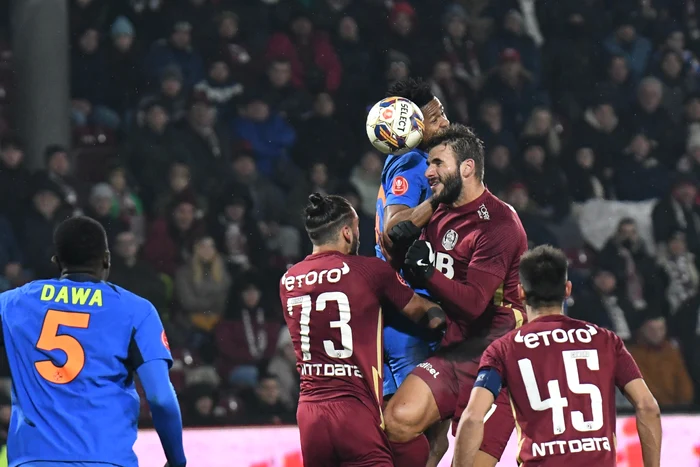 Rezultat-controversat-la-meciul-CFR-Cluj---FCSB-Oaspeilor-li-s-a-anulat-un-gol