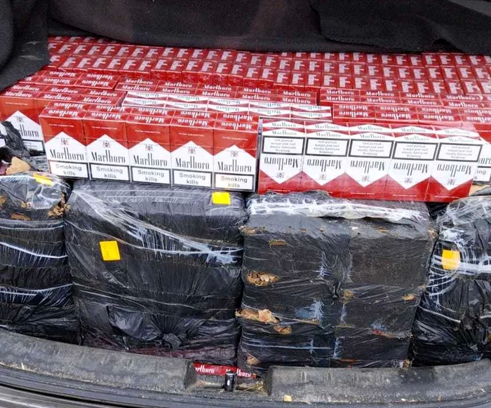 Romn-reinut-pentru-contraband-dup-ce-n-maina-lui-au-fost-gsite-mii-de-pachete-de-igri-nefiscalizate---