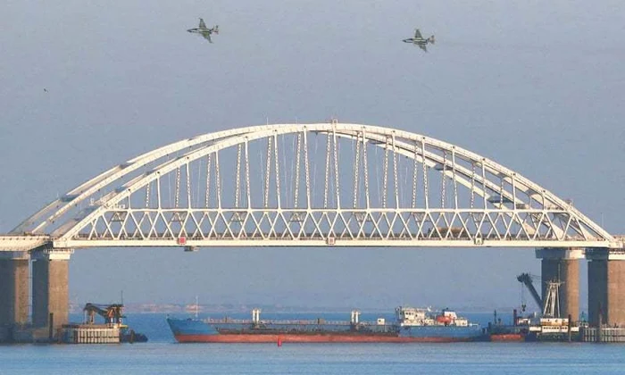 Ruii-susin-c-au-dobort-38-de-drone-ntr-un-nou-atac-asupra-peninsulei-Crimeea-traficul-pe-podul-Kerci-ntrerupt-temporar