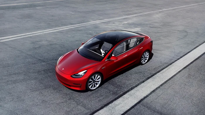 S-a-lansat-un-nou-serviciu-de-tip-ride-hailing-100-de-maini-Tesla-i-vor-deservi-pe-clieni