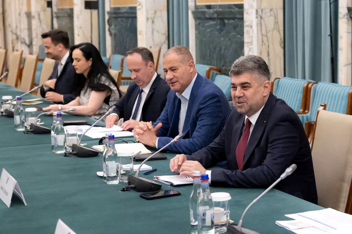 Salariaii-din-primrii-intr-n-grev-general-Noian-de-revendicri