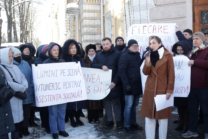 Scandal-la-Primria-Chiinu-Ion-Ceban-acuzat-c-d-afar-asistenii-personali-i-reduce-salariile-Reacia-edilului