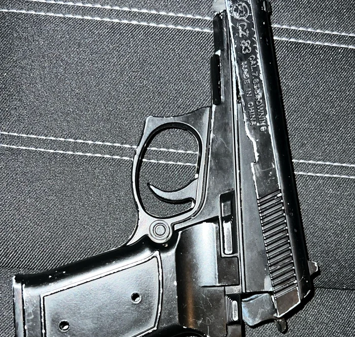 Scandal-la-Spitalul-de-Pediatrie-din-Ploieti-Un-tnr-a-intrat-n-unitatea-medical-cu-un-pistol-la-bru