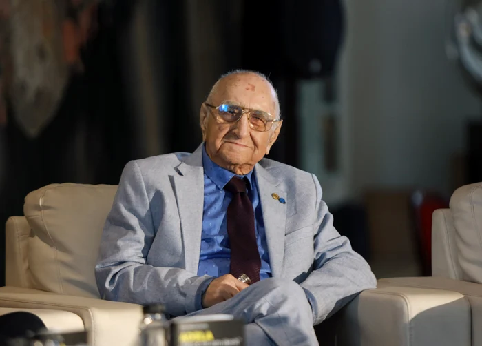 Scriitorul-tefan-Mitroi-Nu-a-murit-doar-Dinu-Sraru-De-fapt-a-murit-o-lume-Ce-mesaj-a-transmis-Ion-Iliescu