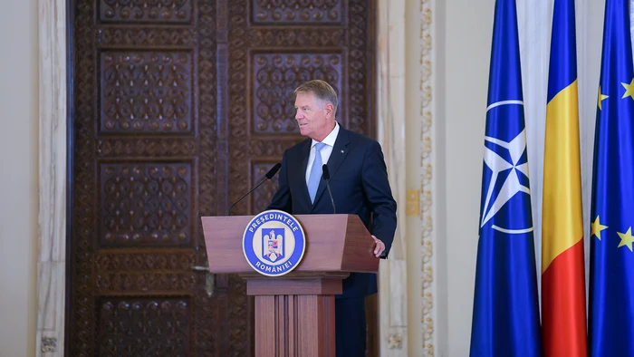 Sondaj-Iohannis-liderul-cu-cea-mai-mare-notorietate-ooac-prinde-podiumul-Cum-se-claseaz-efii-marilor-partide
