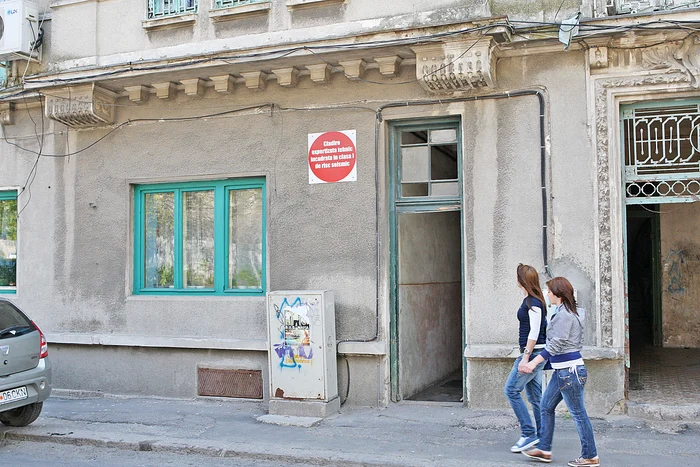 Specialitii-romni-cartografiaz-riscul-de-cutremur-n-Bucureti-Multe-apartamente-din-cldiri-cu-bulin-sunt-nchiriate-turitilor-dei-e-ilegal
