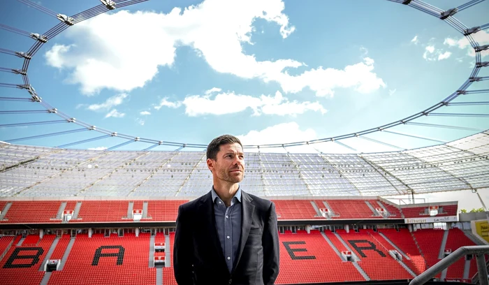 Strada-pe-care-se-afl-stadionul-Bayer-Leverkusen-redenumit-Bulevardul-Xabi-Alonso