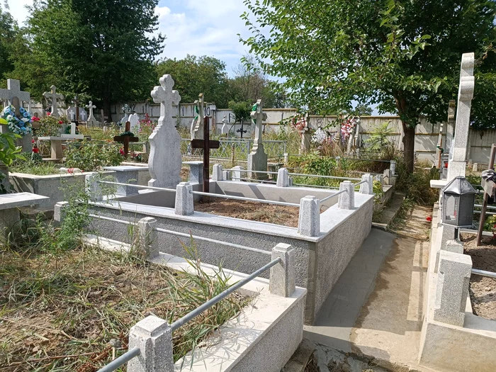 Tarife-uriae-pentru-mori-i-vii-Oraul-din-ar-unde-birurile-pentru-orice-pas-fcut-n-cimitir-s-ar-putea-tripla