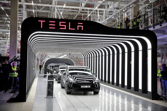 Tesla-recheam-peste-16-milioane-de-maini-electrice-produse-n-China-din-cauza-problemelor-de-software