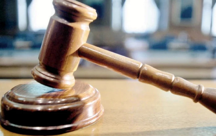 Tnrul-care-i-a-njunghiat-prinii-i-a-rnit-un-poliist-lsat-n-libertate-Ce-a-stabilit-expertiza-medico-legal