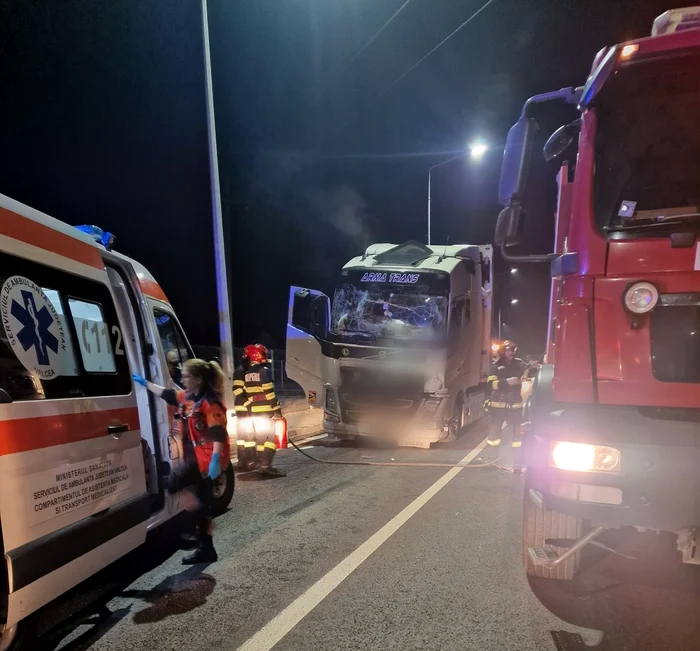 Trafic-ntrerupt-ntre-Sibiu-i-Piteti-ofer-turc-rnit-n-urma-unei-coliziuni-ntre-TIR-uri-pe-DN7-n-Vlcea