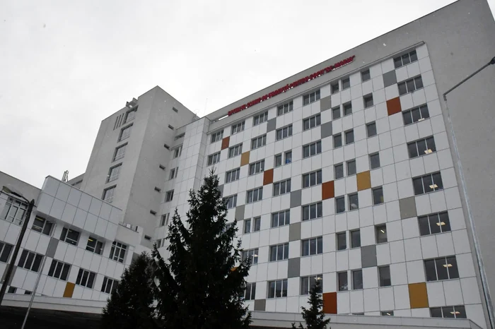 Trei-copii-la-un-pas-de-moarte-Mama-lor-a-stropit-lenjeria-de-pat-cu-o-substan-mpotriva-puricilor