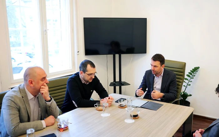 USR-n-plin-rzboi-contra-DNA-sesizeaz-Comisia-European-pe-tema-dosarului-privind-vaccinurile-anti-COVID-19-PSD-O-aberaie-sinistr