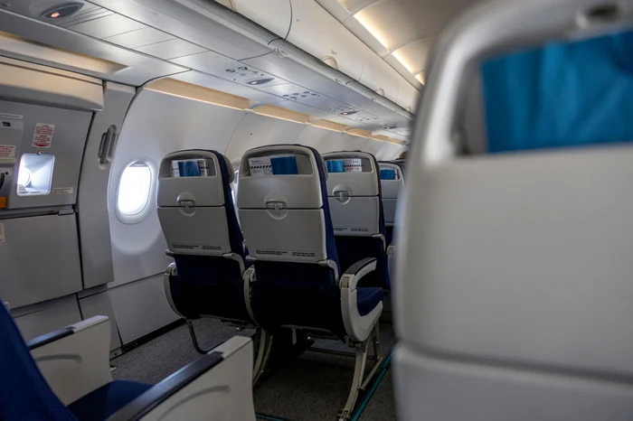 Un-Airbus-A321-a-decolat-cu-dou-geamuri-lips-i-a-ajuns-la-3000-de-metri-nainte-ca-cineva-s-realizeze-c-exist-o-problem