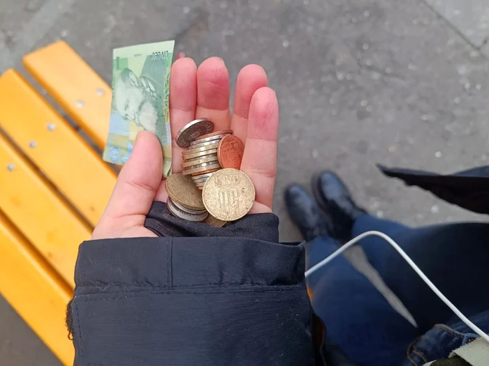 Un-medic-ATI-reclam-c-salariul-i-ajunge-cu-greu-Nu-credeam-c-voi-numra-mruniul-din-ghiozdan-s-vd-dac-pot-s-mi-cumpr-o-cafea