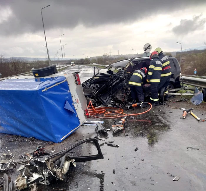 Un-mort-i-ase-rnii-ntr-un-accident-cu-trei-autoturisme-implicate-pe-centura-municipiului-Caransebe