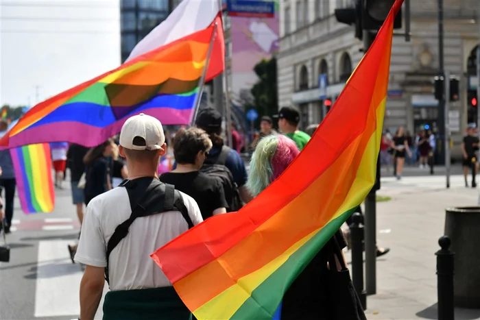 Un-ora-american-interzice-homosexualitatea-n-public-i-scoate-din-biblioteci-crile-LGBTQ
