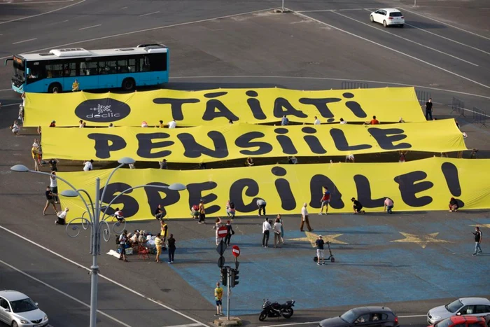 Un-pensionar-dintr-un-jude-din-Transilvania-are-o-pensie-de-peste-50000-de-lei-Cine-primete-lunar-suma-uria