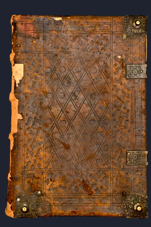 Una-dintre-cele-mai-rare-Biblii-din-lume-expus-la-un-muzeu-din-Romnia-Care-e-povestea-ei-