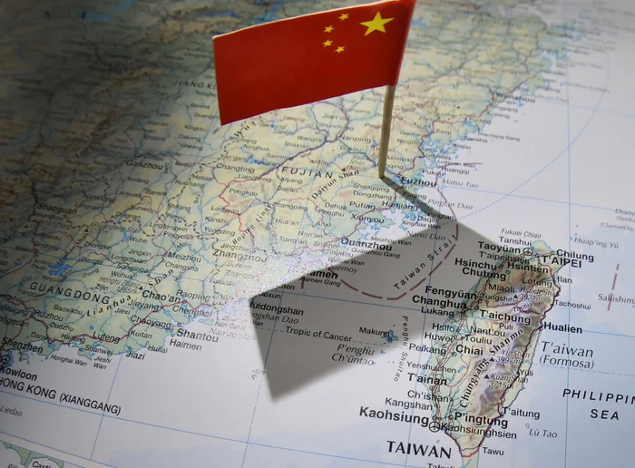 Zece-avioane-chineze-au-traversat-linia-median-a-Strmtorii-Taiwan-n-ultimele-24-de-ore